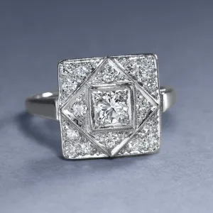 1930s Platinum And Diamond Ring