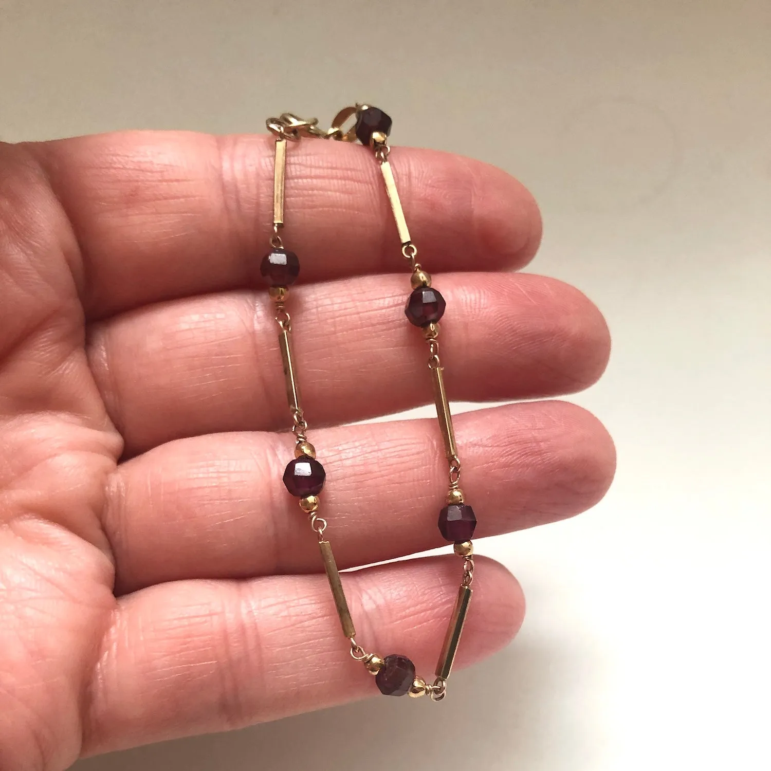 9k Gold Link Vintage Bracelet with Garnet Beads