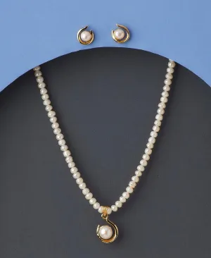 Classy Pearl Necklace Set