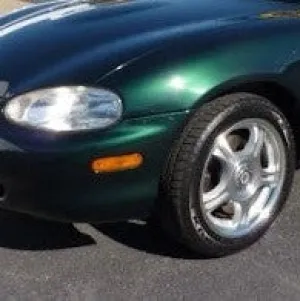 Miata (18J) Emerald Green Mica Aerosol Paint